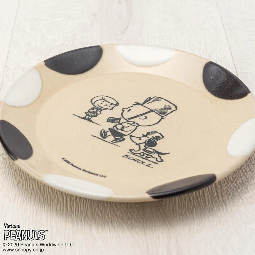 Peanuts Snoopy Parade Dish Plate Black White 17cm Pottery MASHICO Japan