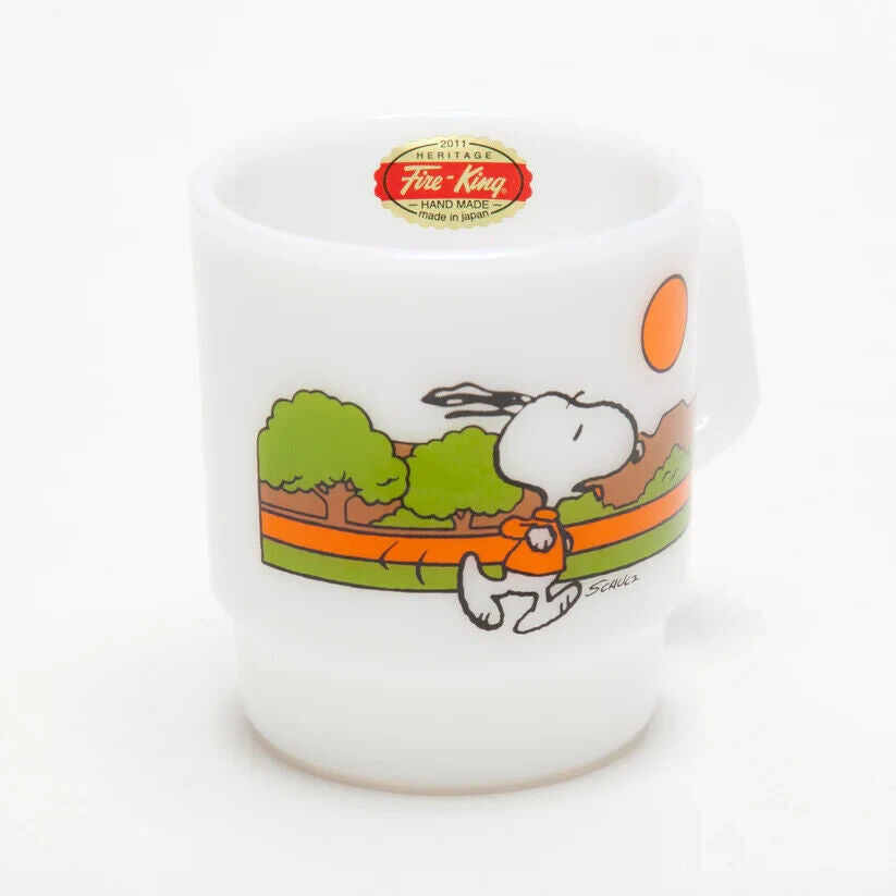 Fire-King Peanuts Snoopy Running Mug Cup White Milk Glass 215ml