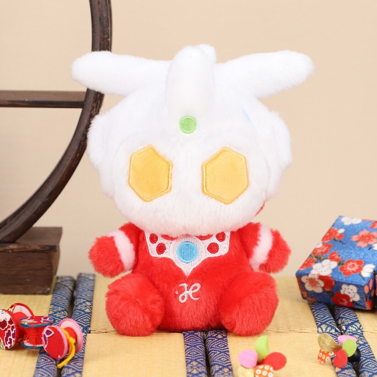 Ultraman Leo Fluffy Sitting Plush Palm Size 16cm Tsuburaya Japan Limited