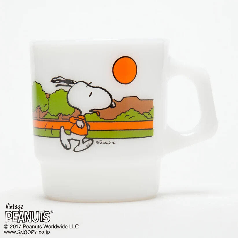 Fire-King Peanuts Snoopy Running Mug Cup White Milk Glass 215ml