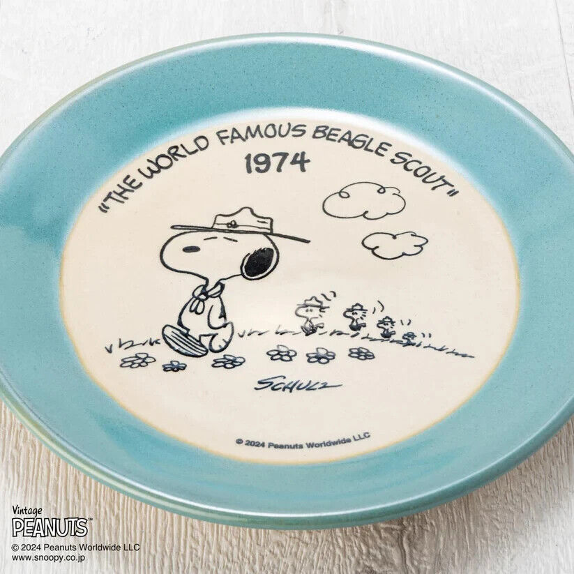 Peanuts Snoopy Beagle Scout 1974 Dish Plate 17cm Pottery MASHICO Japan