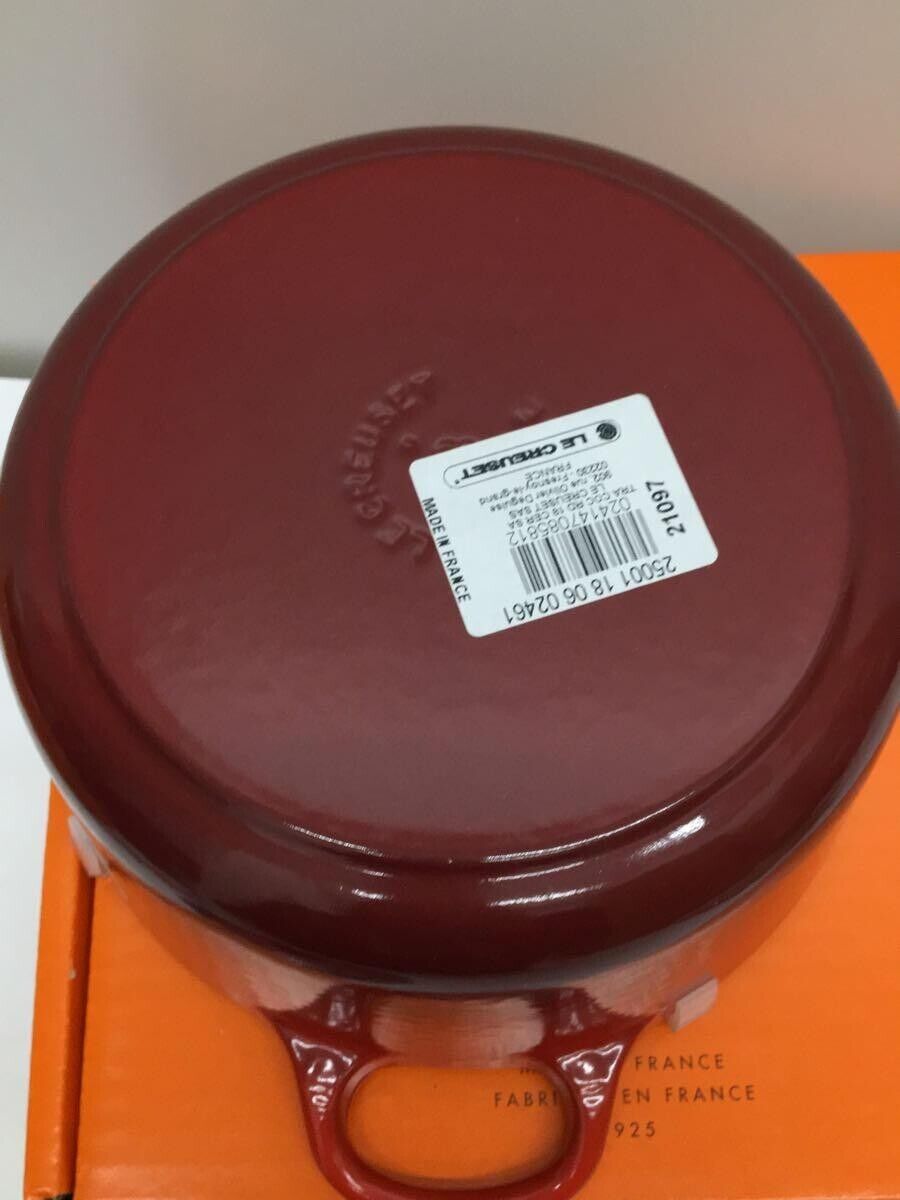 New Le Creuset Signature Enameled Cast Iron Round Dutch Oven Red 7.25 in 18cm