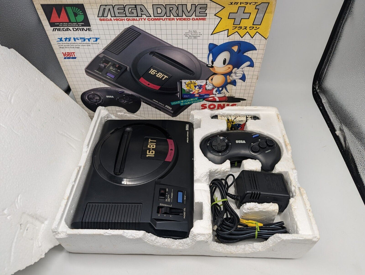 Boxed: Mega Drive PLUS 1 SONIC Console HAA-2510 Sega Genesis Tested Japan NTSC-J